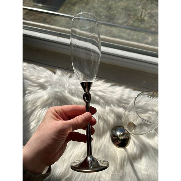 Silver Champagne/Wine Glasses wedding honey moon lovers Valentine’s Day glass - Picture 4 of 6